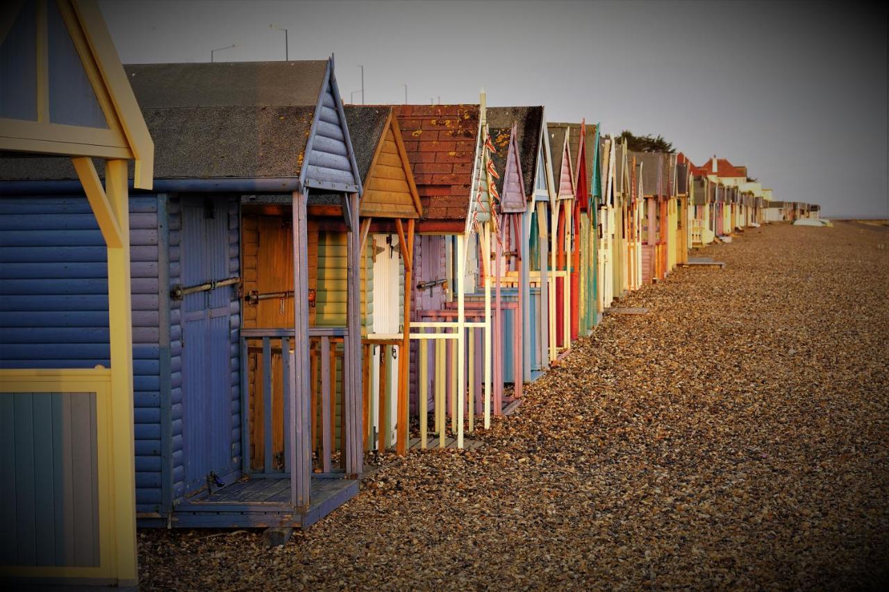 Two Bedroom Private Cottage With Private Parking Just By The Sea Herne Bay Exterior foto